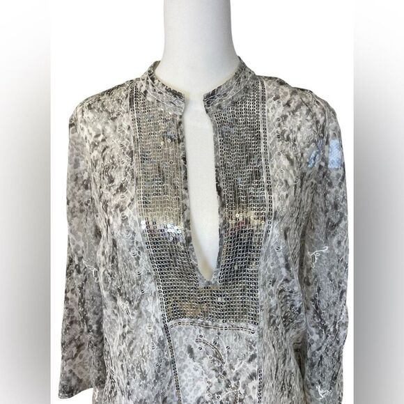 Chico’s Sheer with Sequins Gray and White Tunic Chico's Size 0 - Picture 4 of 15